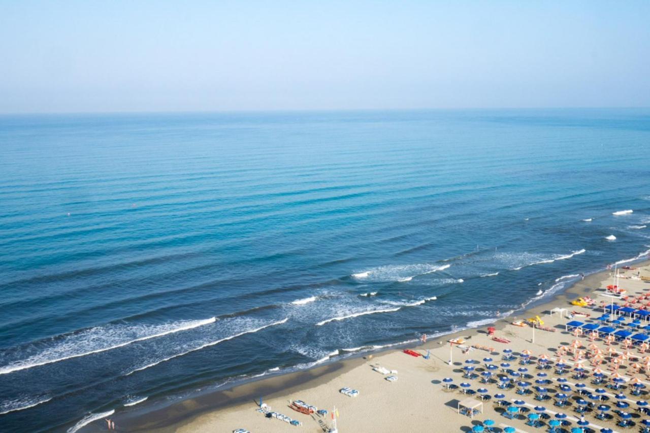 "Libeccio Apartment" Fronte Mare Con Garage Privato Lido di Camaiore Exterior foto